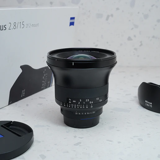 ZEISS Milvus 15mm f/2.8 ZF.2 para Nikon F - USADO 3