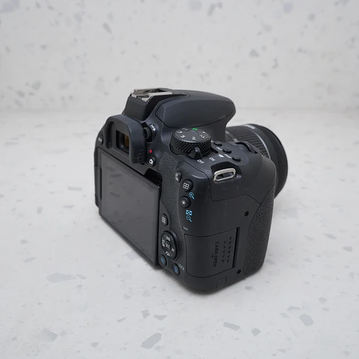 Canon T8i + 18-55mm - USADO 4