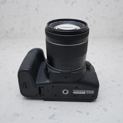 Canon T8i + 18-55mm - USADO 7
