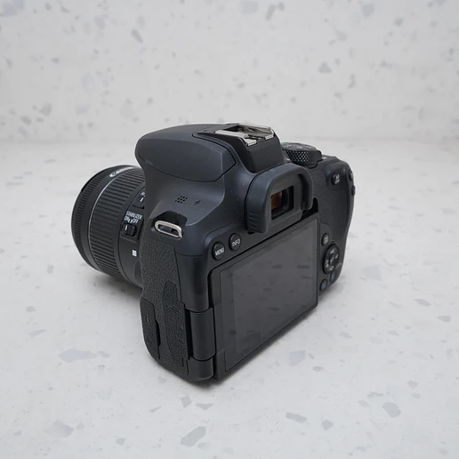 Canon T8i + 18-55mm - USADO 5