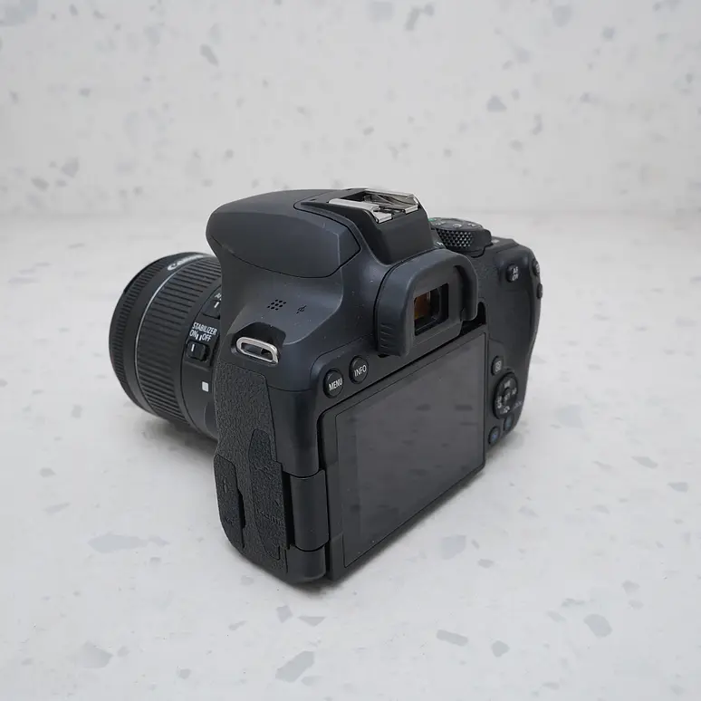 Canon T8i + 18-55mm - USADO 5
