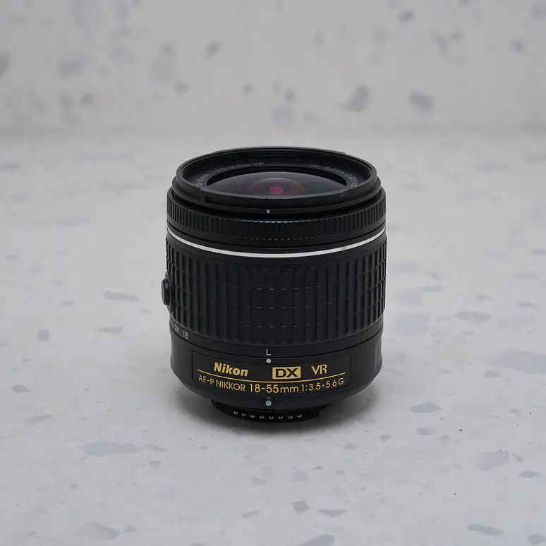Nikon AF-P DX NIKKOR 18-55mm f/3.5-5.6 G VR - USADO- COPIA 2