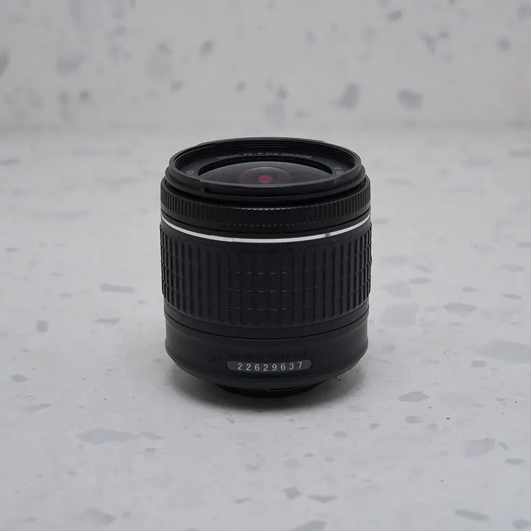 Nikon AF-P DX NIKKOR 18-55mm f/3.5-5.6 G VR - USADO- COPIA 3