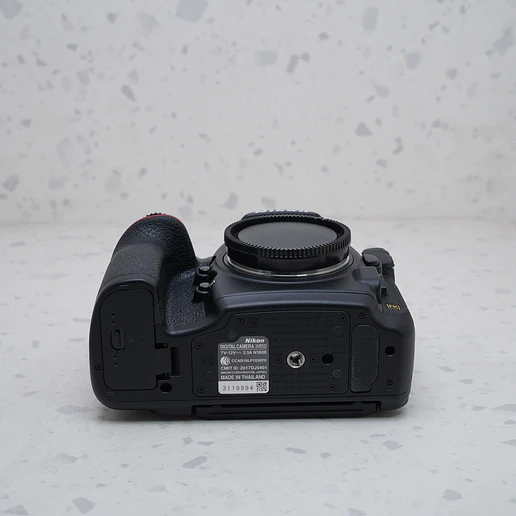 Nikon D850 (Body) - USADO  8