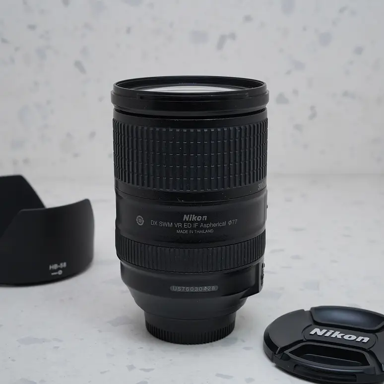 Nikon AF-S DX NIKKOR 18-300mm f/3.5-5.6G ED VR - USADO 3