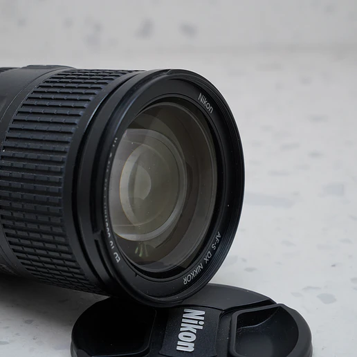 Nikon AF-S DX NIKKOR 18-300mm f/3.5-5.6G ED VR - USADO 4