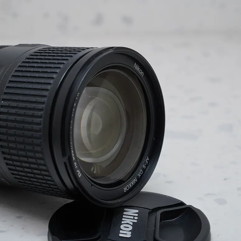 Nikon AF-S DX NIKKOR 18-300mm f/3.5-5.6G ED VR - USADO 4