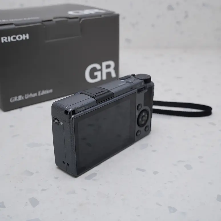 Ricoh GR IIIx - USADO 3