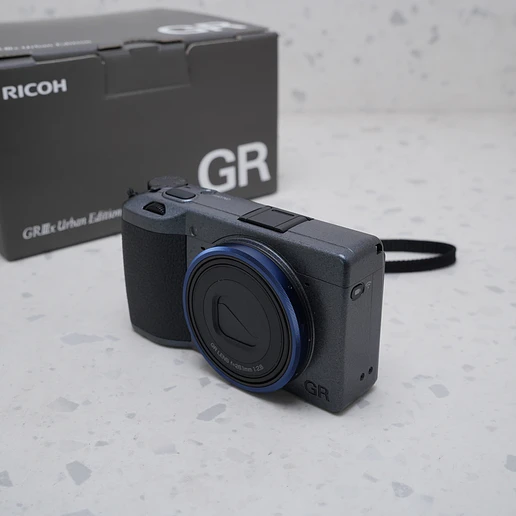 Ricoh GR IIIx - USADO 2
