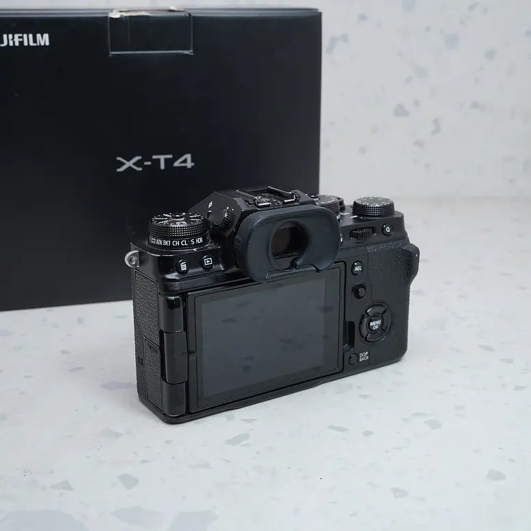 FUJIFILM X-T4 (Body) - USADO 3