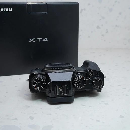 FUJIFILM X-T4 (Body) - USADO 6