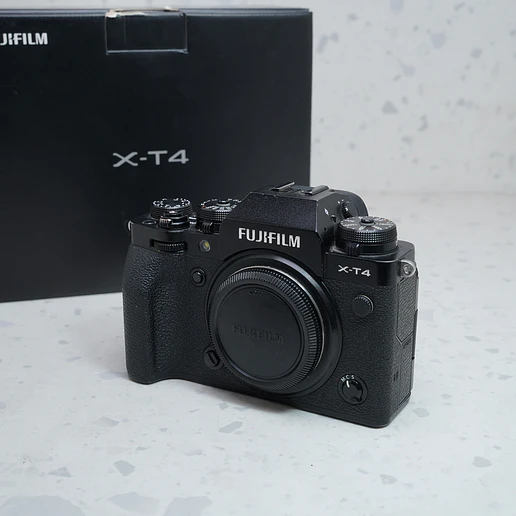 FUJIFILM X-T4 (Body) - USADO 2