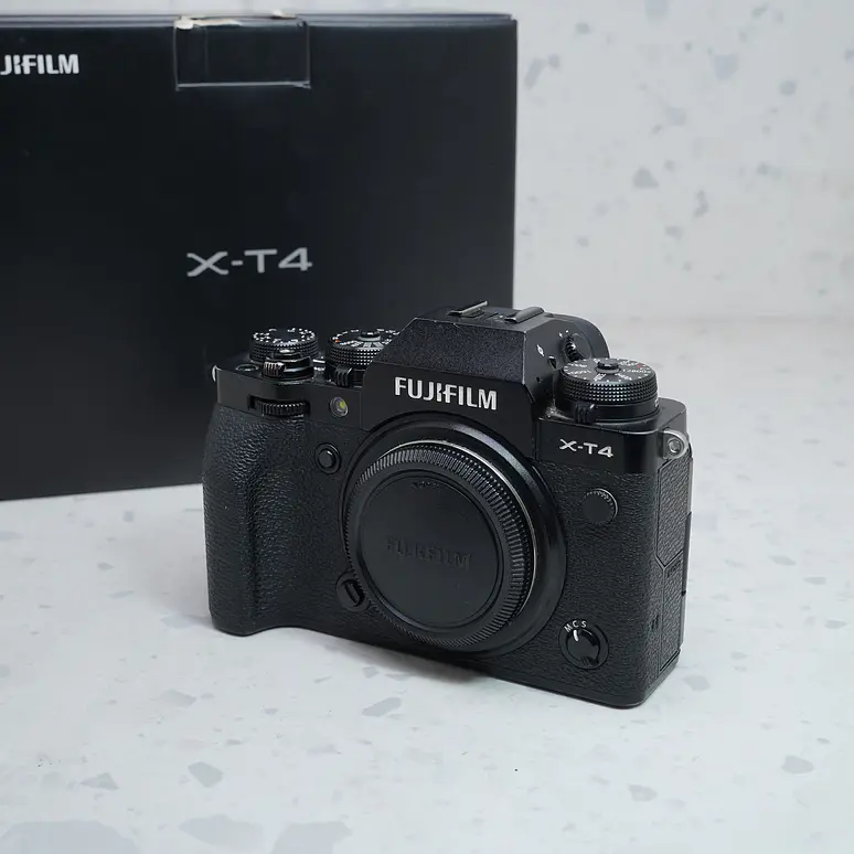 FUJIFILM X-T4 (Body) - USADO 2