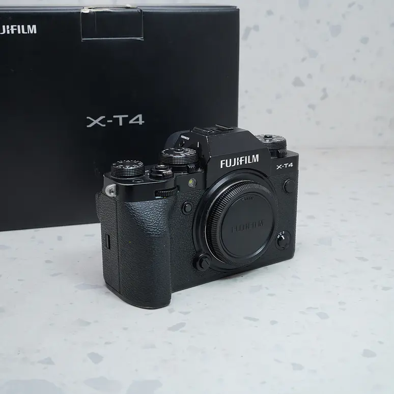 FUJIFILM X-T4 (Body) - USADO 5