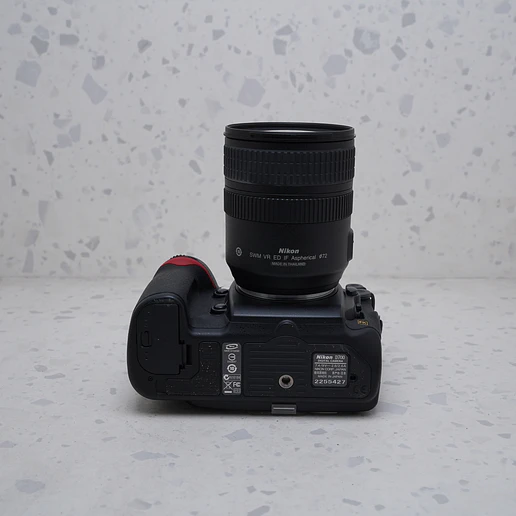 Nikon D700 + 24-120mm f/3.5-5.6G + 70-300mm f/4-5.6G + Accesorios – USADO  3