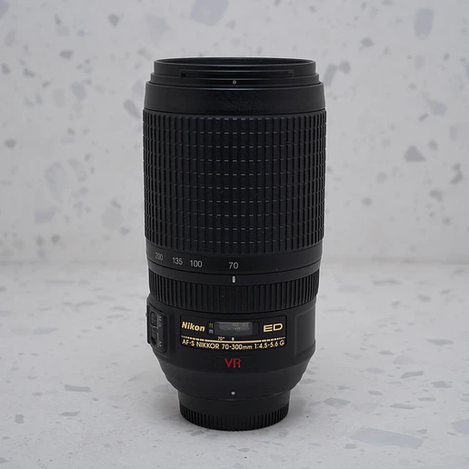 Nikon D700 + 24-120mm f/3.5-5.6G + 70-300mm f/4-5.6G + Accesorios – USADO  6