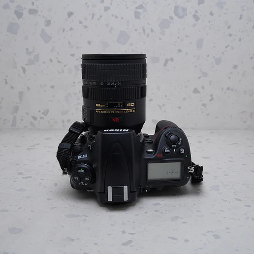 Nikon D700 + 24-120mm f/3.5-5.6G + 70-300mm f/4-5.6G + Accesorios – USADO  7