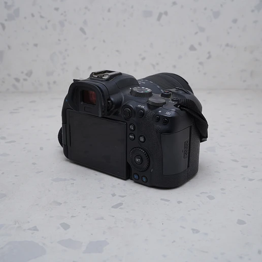 Canon EOS R6 + 24-105mm f/4-7.1 - USADO 5