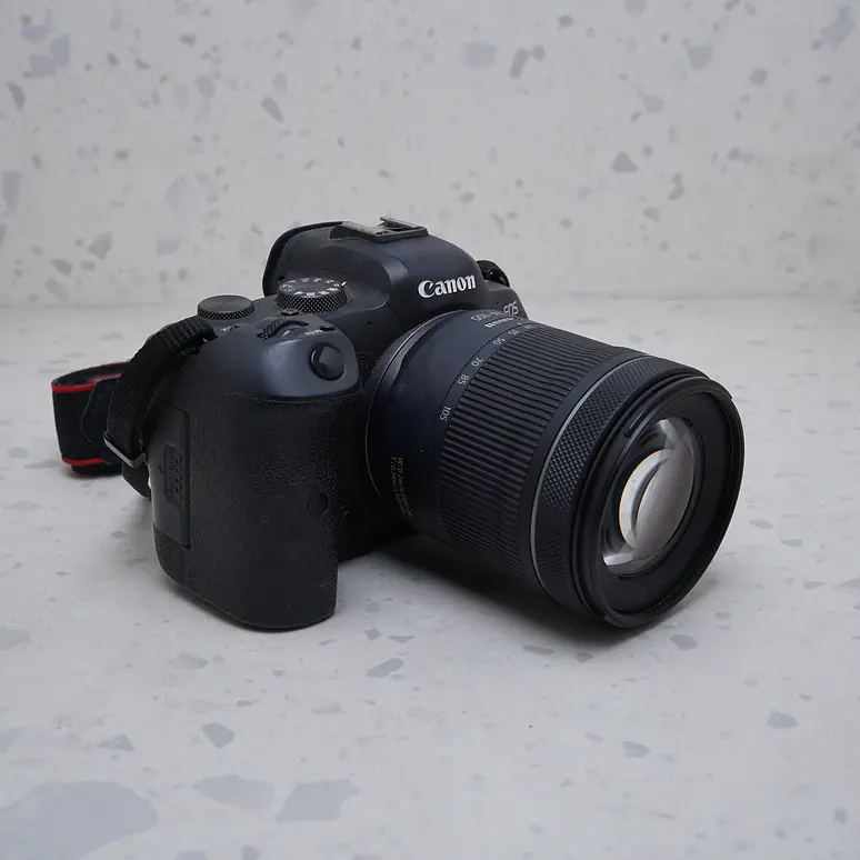 Canon EOS R6 + 24-105mm f/4-7.1 - USADO 4