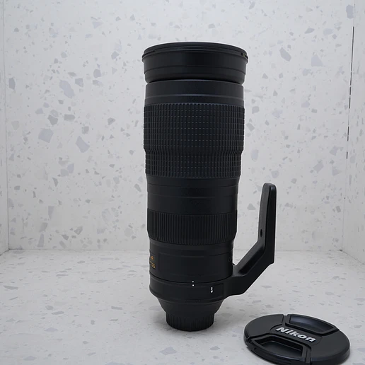 Nikon AF-S NIKKOR 200-500mm f/5.6E ED VR - USADO 4