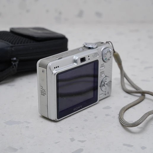 Sony Cyber-shot DSC-W55 (CON DETALLE) - USADO 3