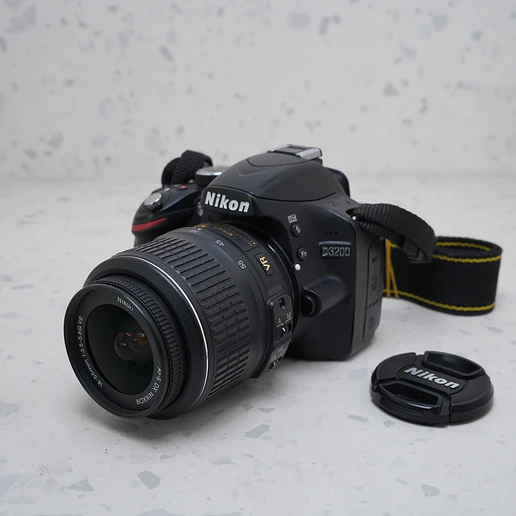 Nikon D3200 + 18-55mm - USADO 2