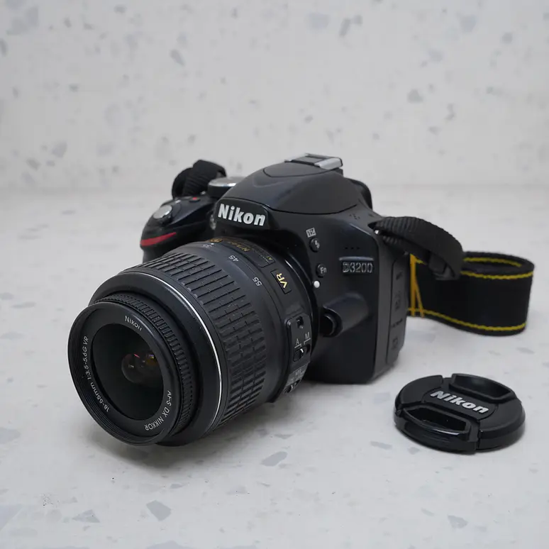 Nikon D3200 + 18-55mm - USADO 2