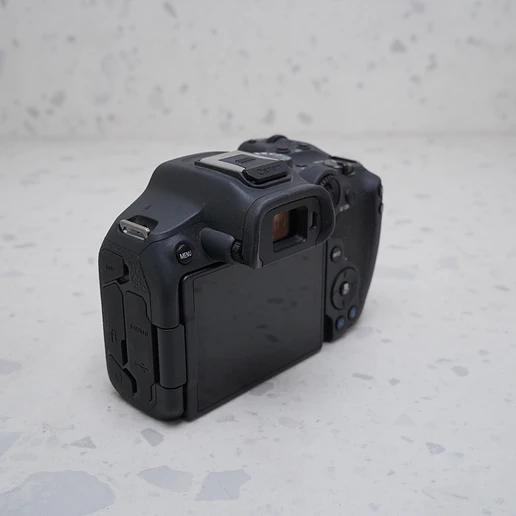 Canon EOS R7 - USADO 3