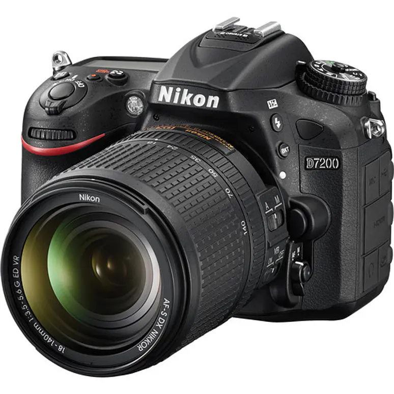 Nikon D7200 + 18-140mm - USADO 1