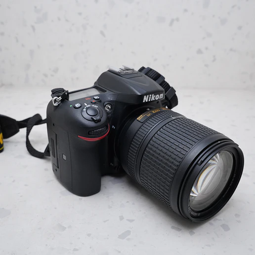 Nikon D7200 + 18-140mm - USADO 4