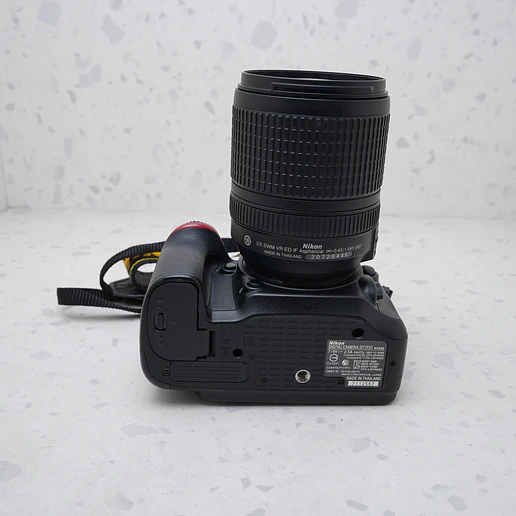 Nikon D7200 + 18-140mm - USADO 7