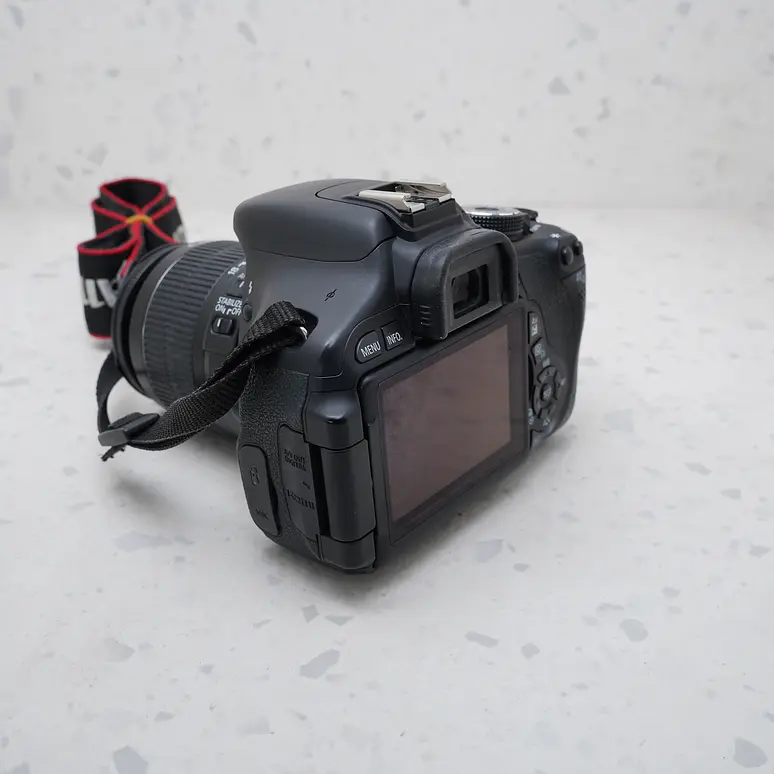 Canon t3i + 18-55mm - USADO 3