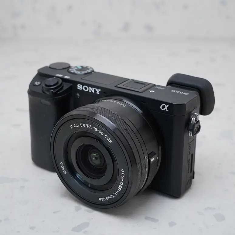 SONY A6300 + 16-50mm - USADO 3