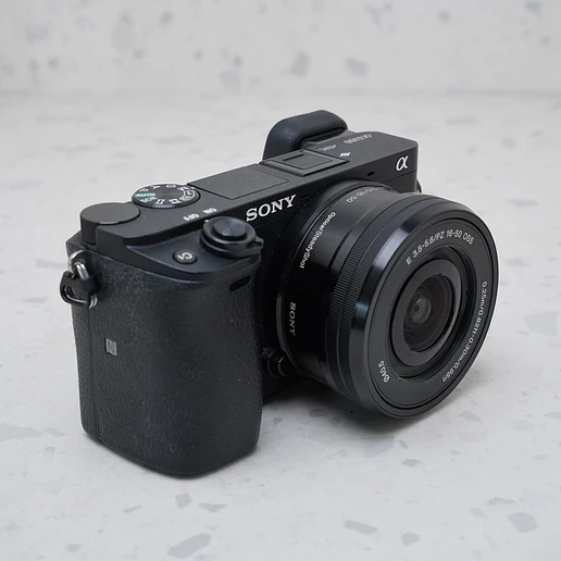 SONY A6300 + 16-50mm - USADO 5