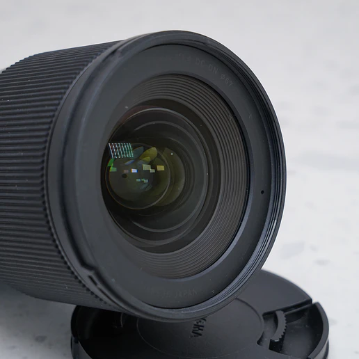 Sigma 16mm f/1.4 DC DN Sony - USADO- COPIA 4