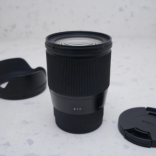 Sigma 16mm f/1.4 DC DN Sony - USADO- COPIA 3