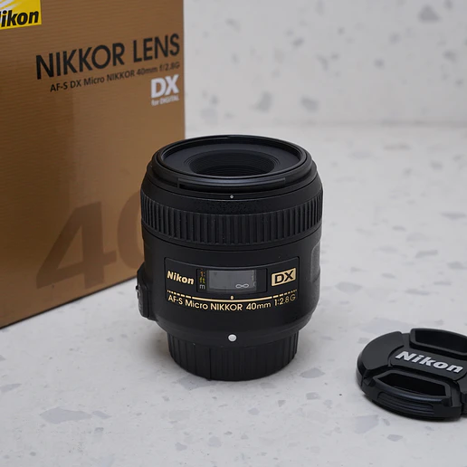 Nikon AF-S DX Micro NIKKOR 40mm f/2.8G - USADO 2