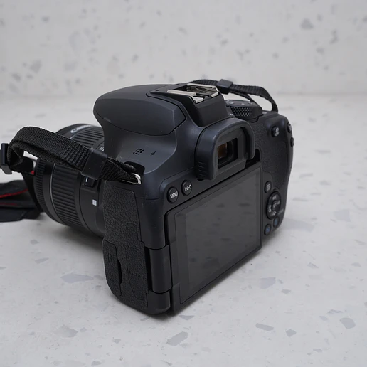 Canon T8i + 18-55mm - USADO 3