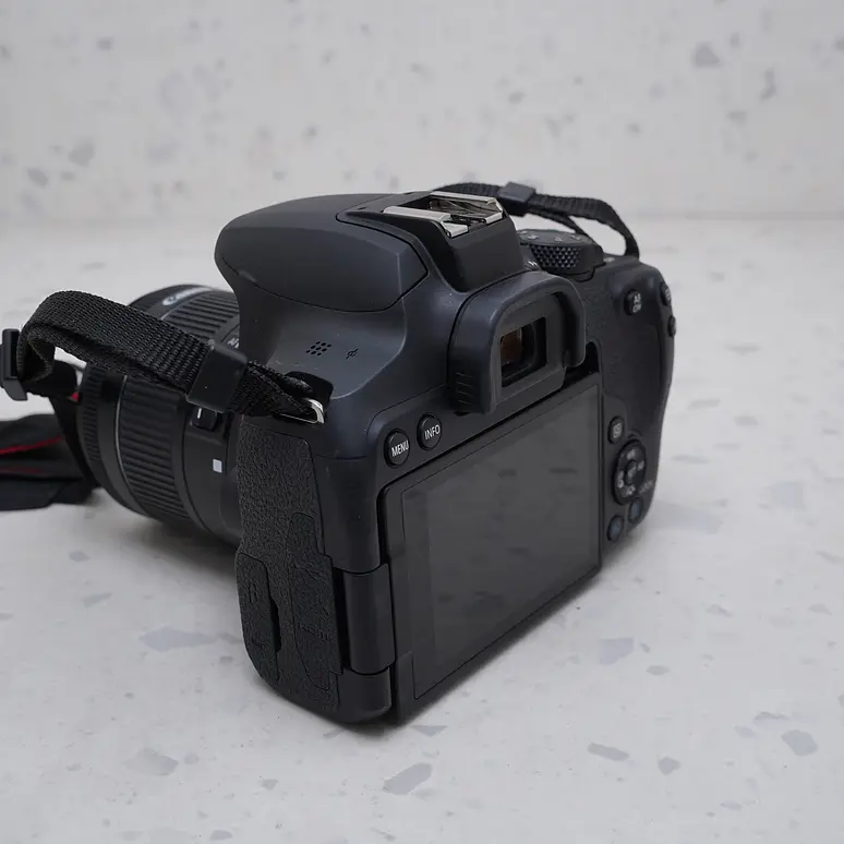 Canon T8i + 18-55mm - USADO 3