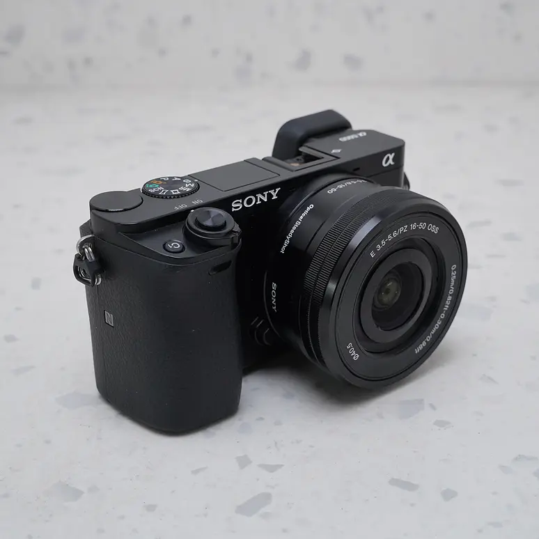 Sony a6000 + 16-50mm - USADO 4