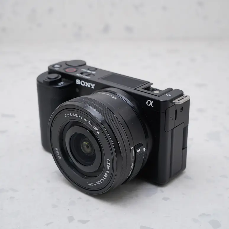 Sony ZV-E10 + 16-50mm - USADO 4