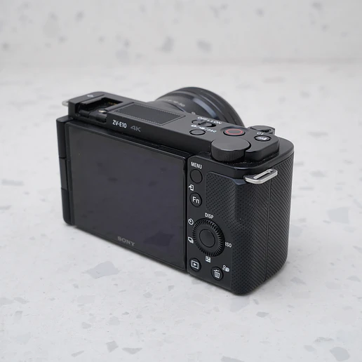 Sony ZV-E10 + 16-50mm - USADO 5