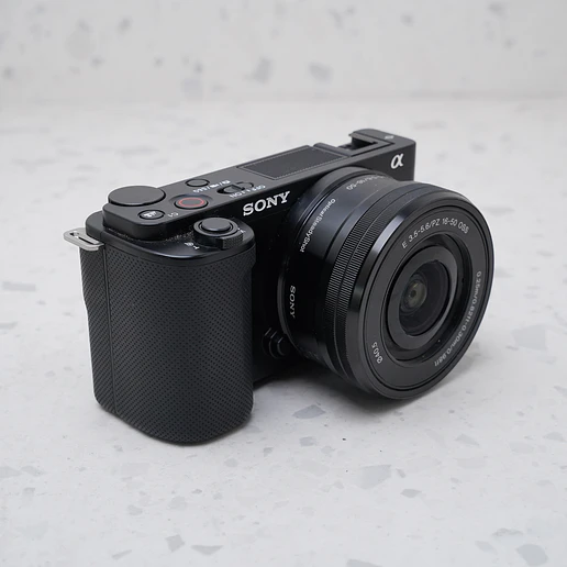 Sony ZV-E10 + 16-50mm - USADO 6