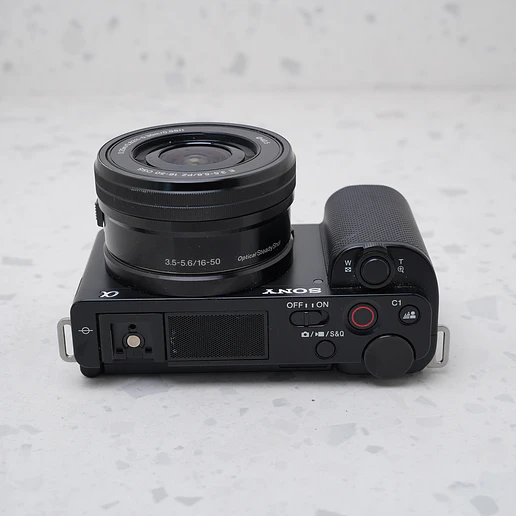 Sony ZV-E10 + 16-50mm - USADO 7