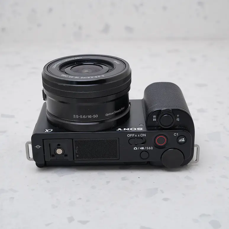 Sony ZV-E10 + 16-50mm - USADO 7