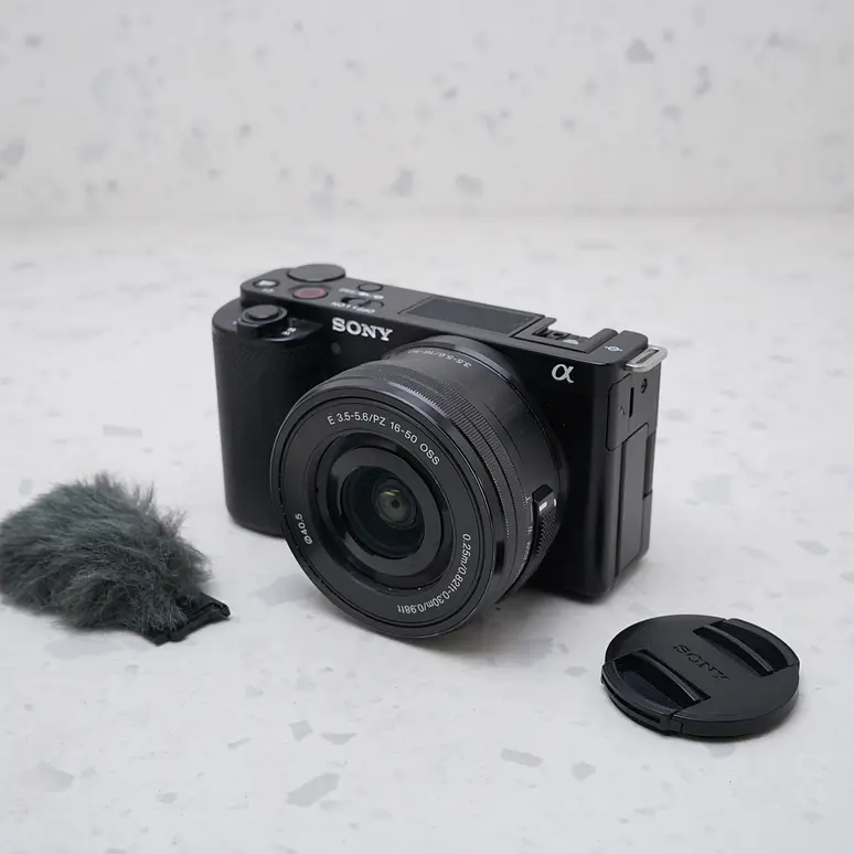 Sony ZV-E10 + 16-50mm - USADO 2