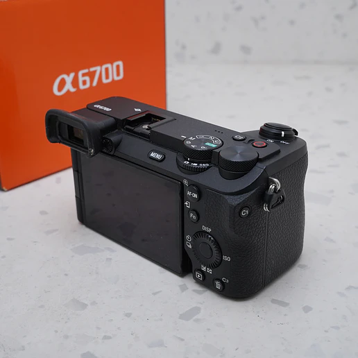 Sony a6700 (BODY) - USADO 4