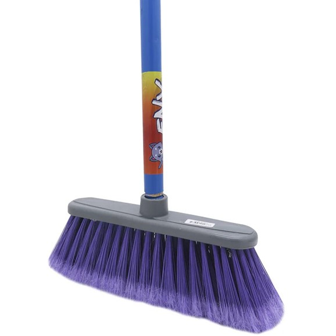 Escoba Kika Lola con mango de madera pintado 3