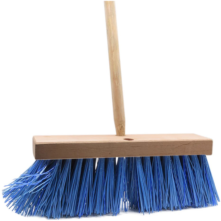 Cepillo de calle SiClean con mango de madera 1