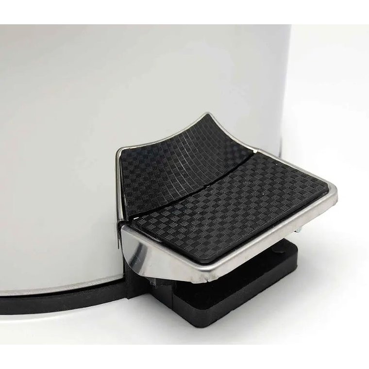Cesto metálico para basura con Pedal 2